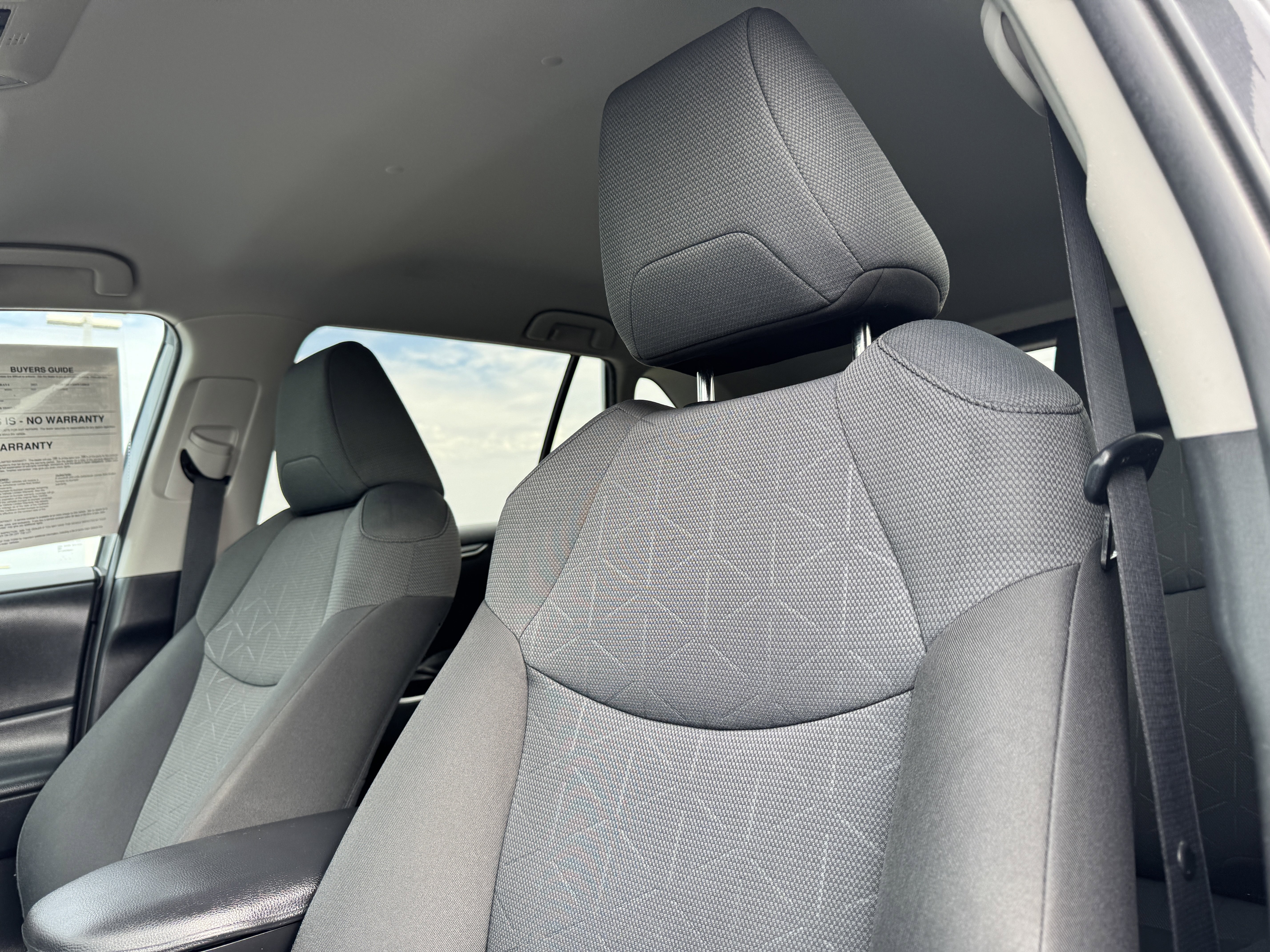 Used 2021 Toyota RAV4 XLE image 14