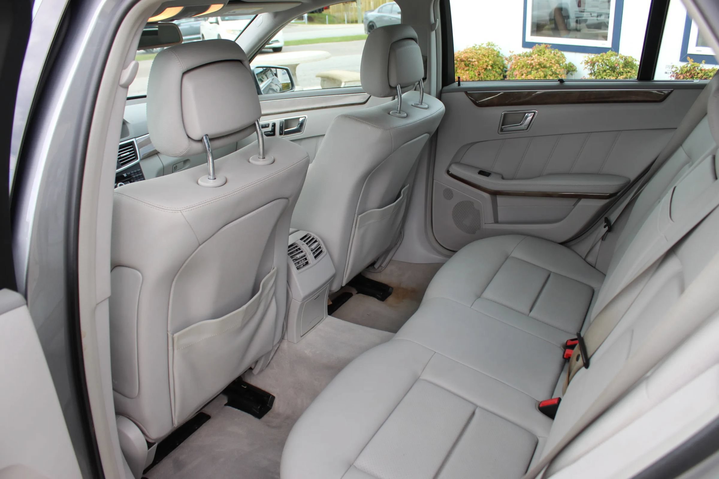 Used 2011 Mercedes-Benz E 350 4MATIC Wagon image 21