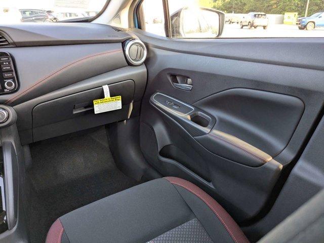 New 2025 Nissan Versa SR w/ Trunk Package image 17