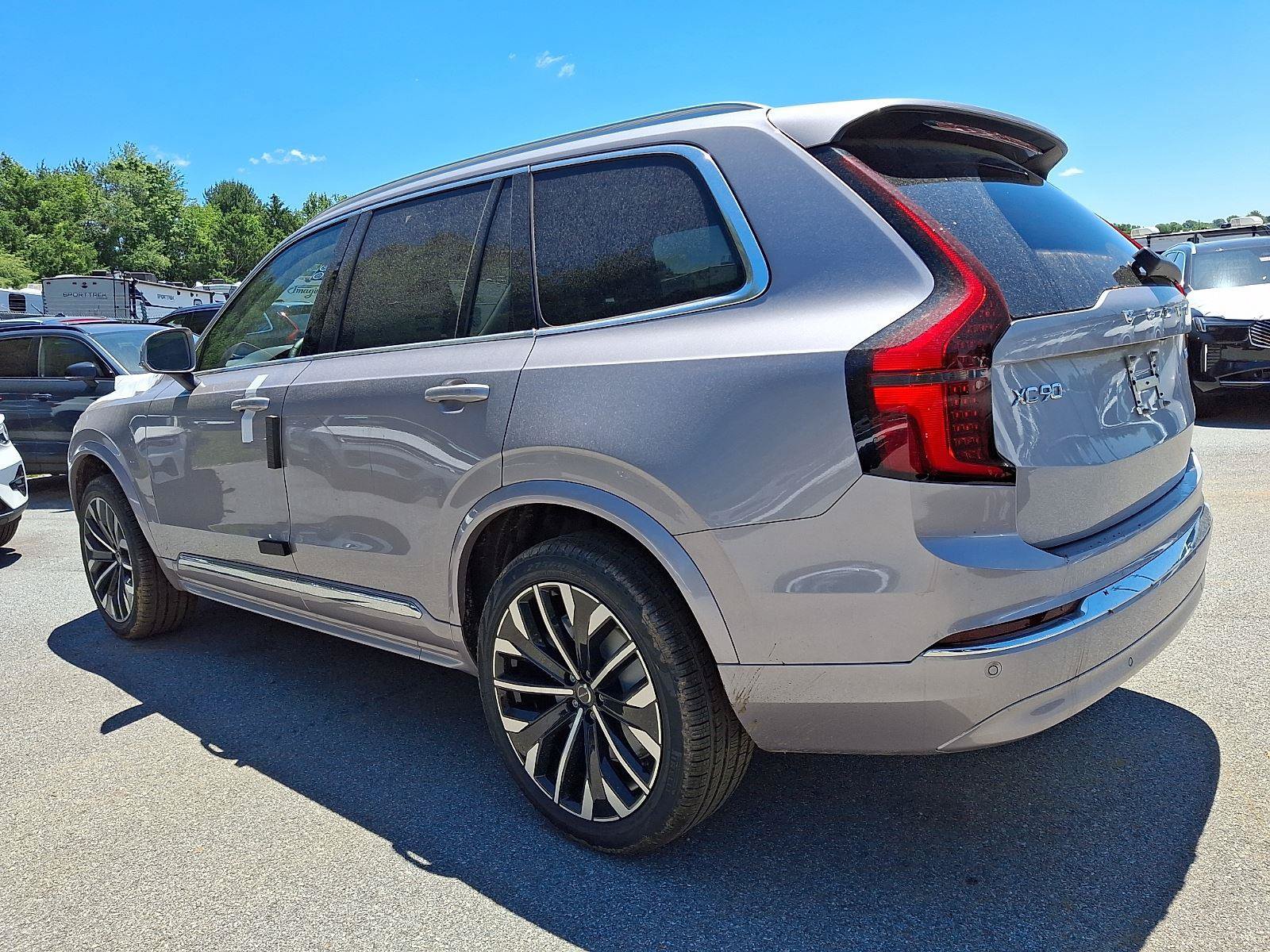 New 2026 Volvo XC90 B5 Core AWD/4WD image 3