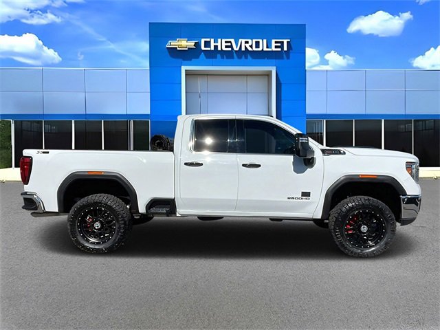 Used 2022 GMC Sierra 2500 SLT w/ SLT Premium Package image 2