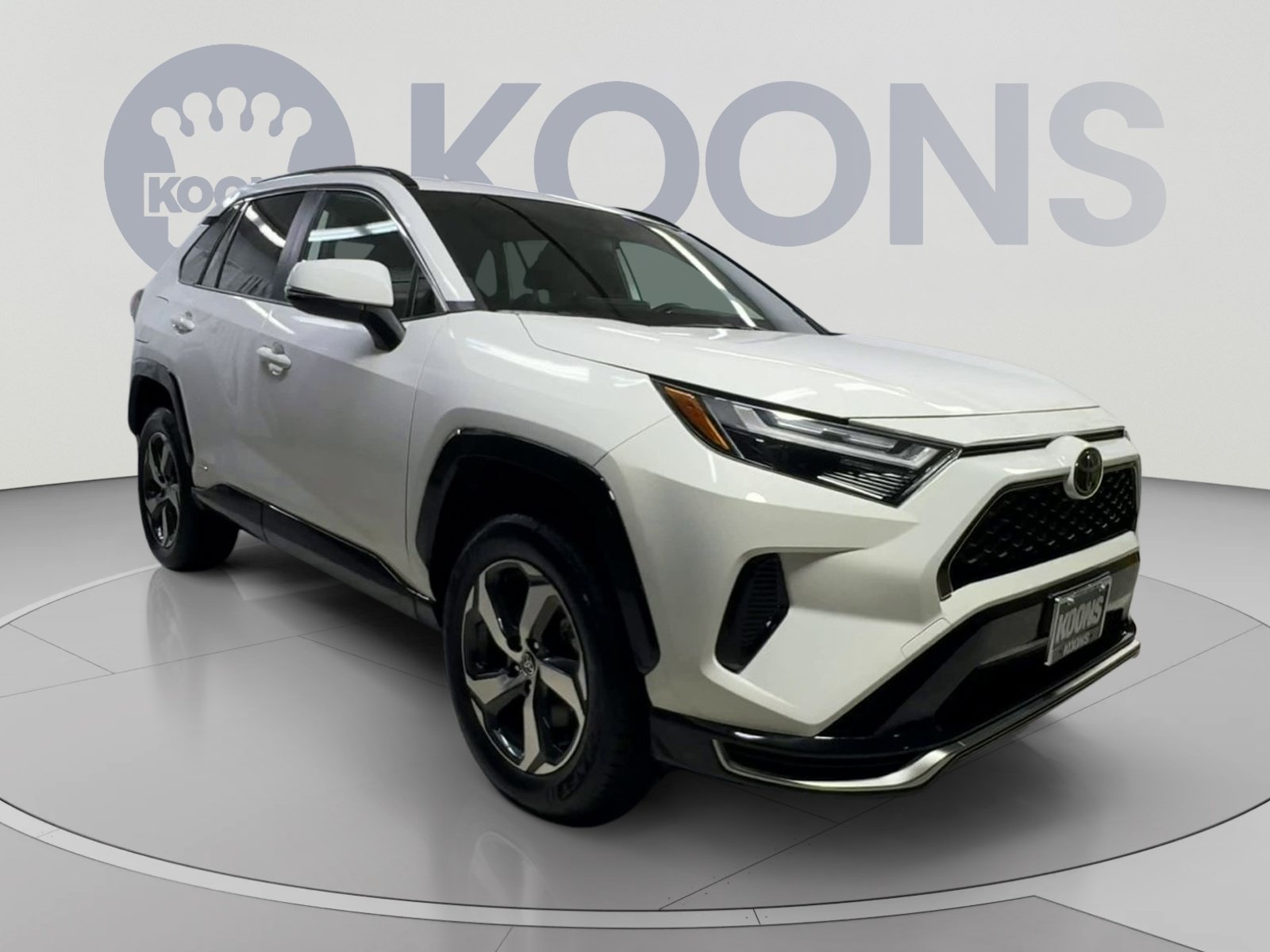 Used 2025 Toyota RAV4 SE w/ Weather & Moonroof Package AWD/4WD image 2