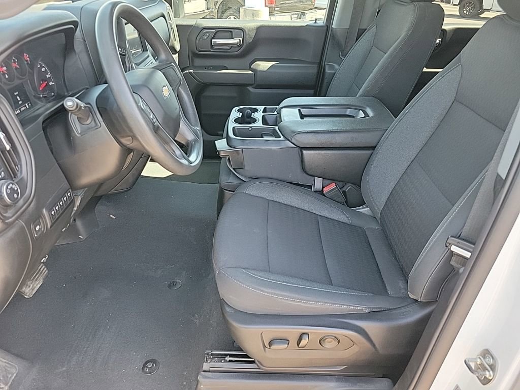 Used 2024 Chevrolet Silverado 2500 Custom w/ Custom Value Package image 10