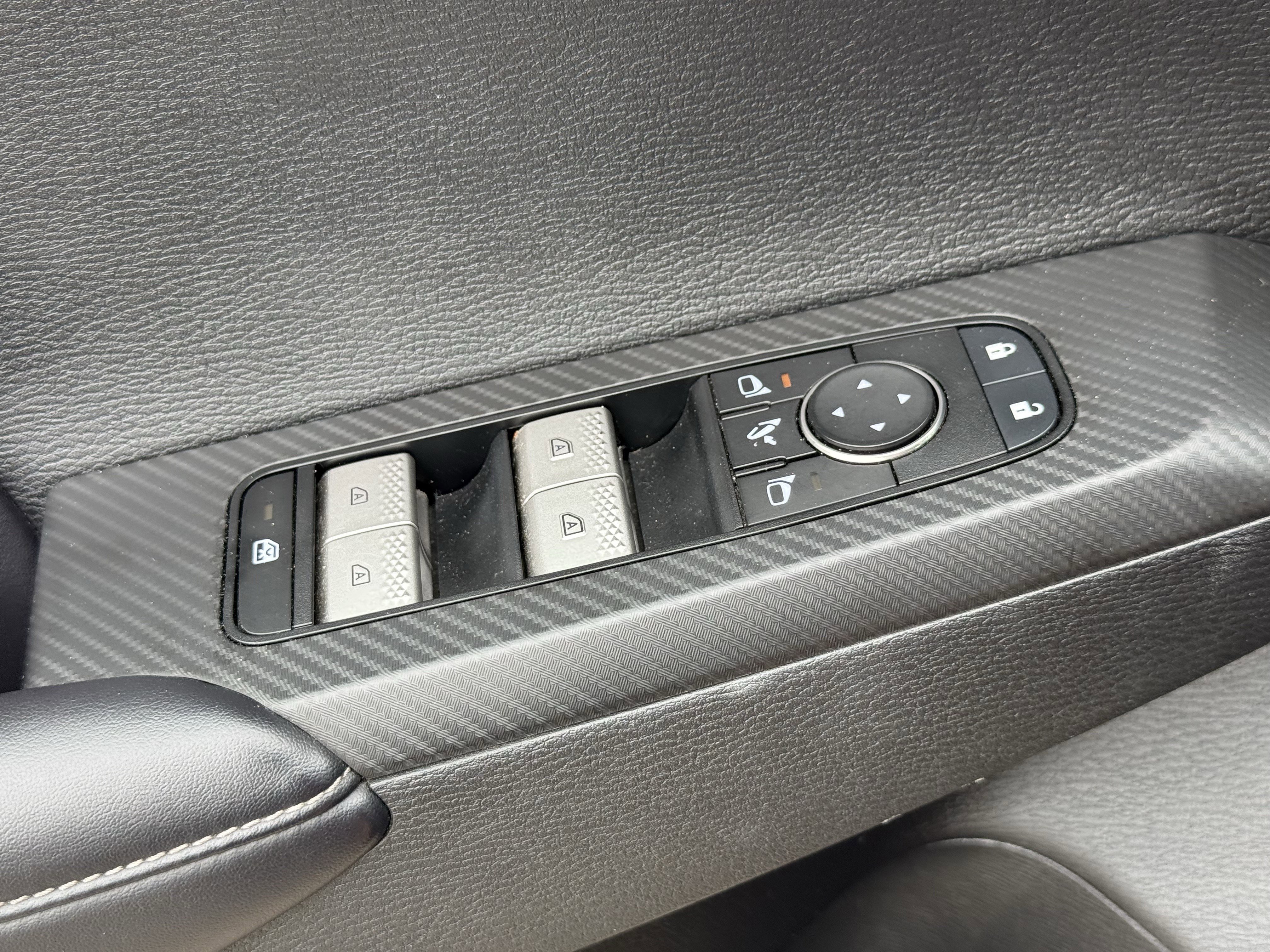 Used 2024 Mitsubishi Outlander SE FWD image 27