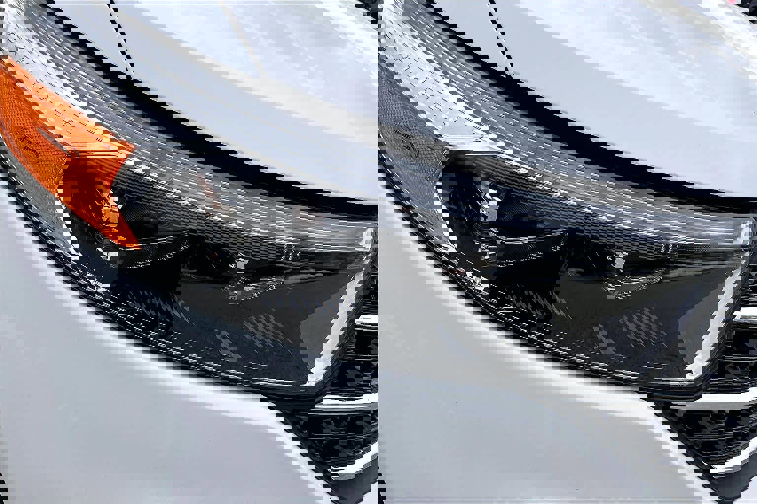 Used 2022 Ford Explorer XLT w/ Equipment Group 202A image 27