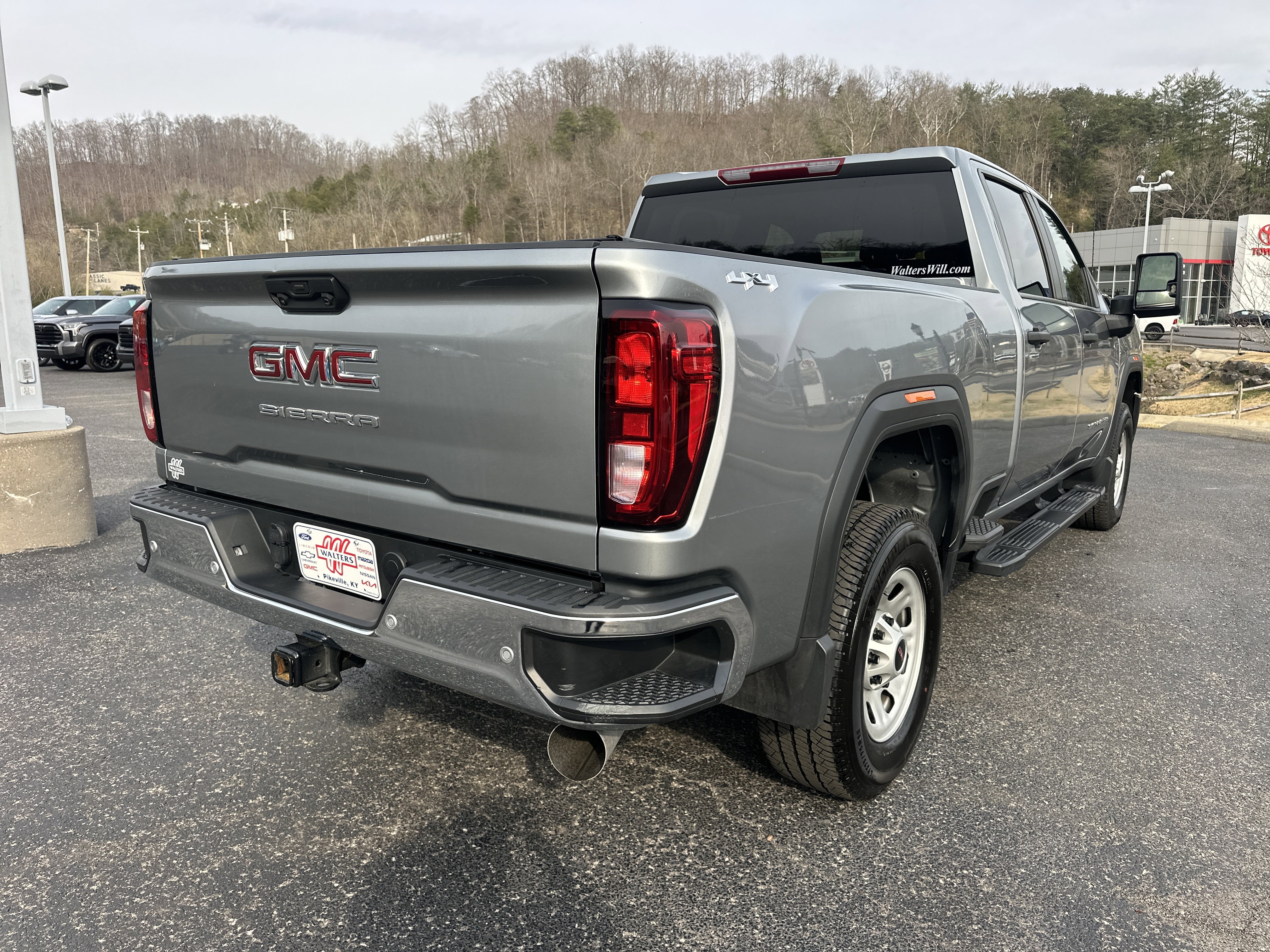Used 2024 GMC Sierra 2500 Pro image 2