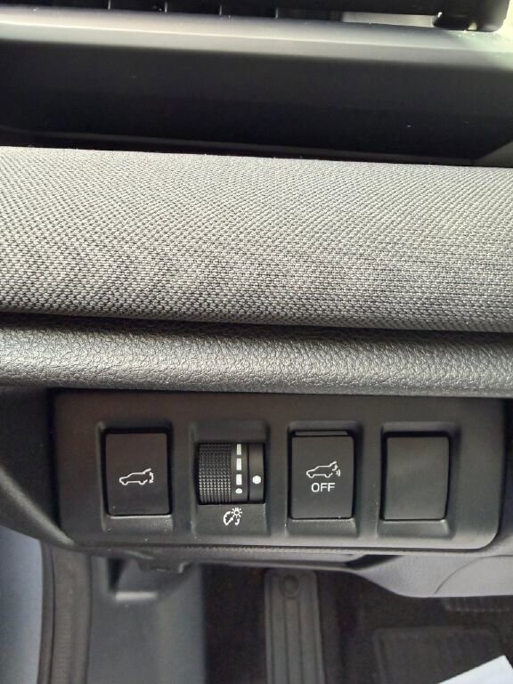 Used 2021 Subaru Outback Premium image 11