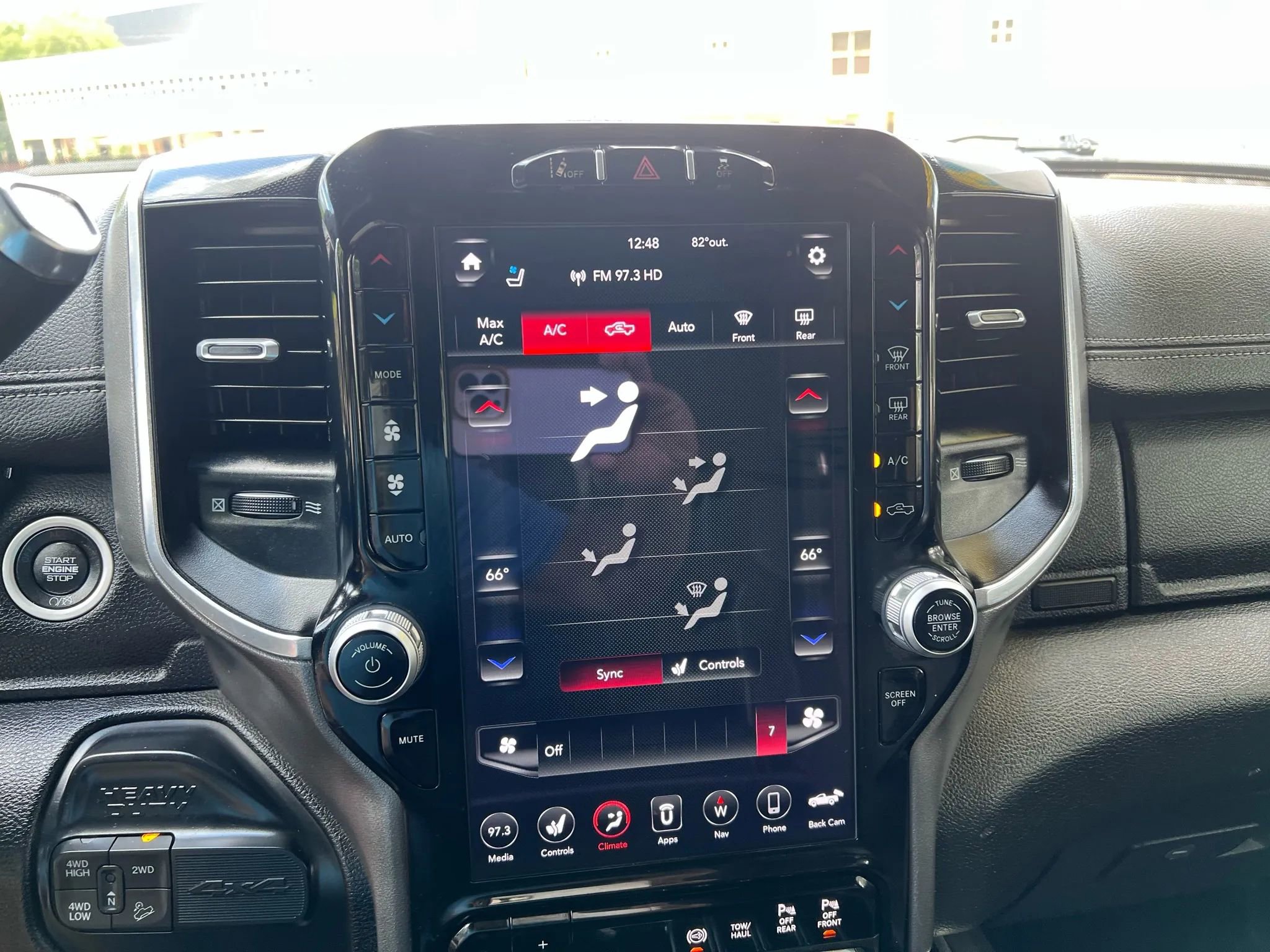 Used 2021 RAM 2500 Laramie w/ Night Edition image 28