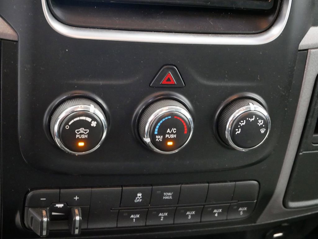 Used 2014 RAM 2500 Tradesman w/ Chrome Appearance Group image 28