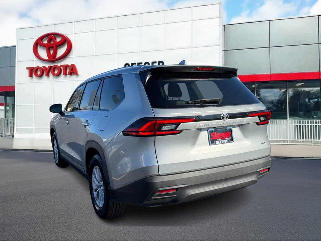 Certified 2025 Toyota Grand Highlander FWD image 4