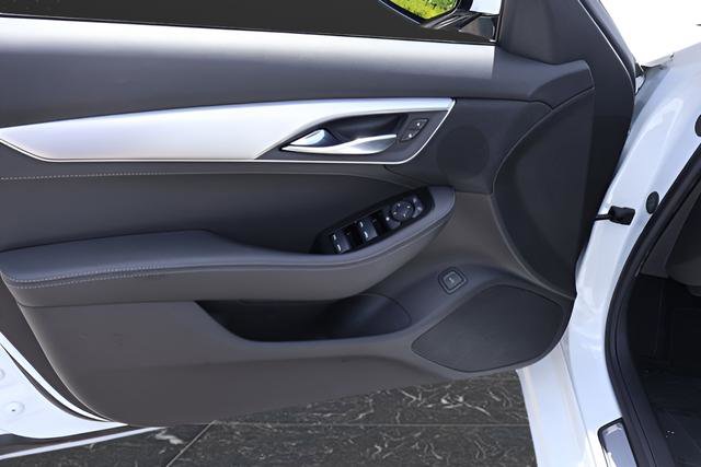 Used 2024 Cadillac CT5 Luxury image 13