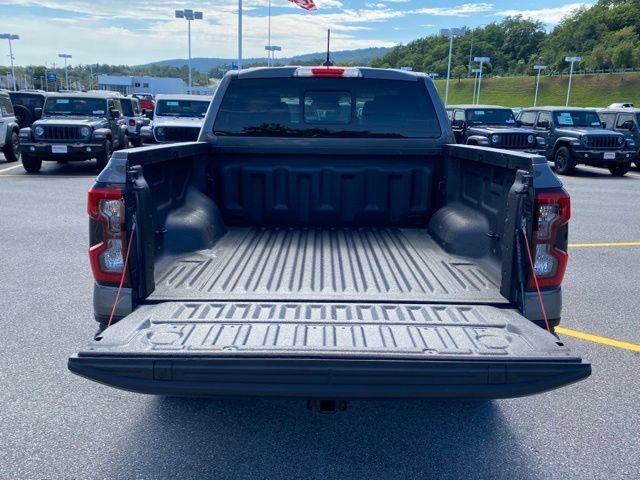 Used 2025 Ford Ranger Lariat w/ FX4 Off-Road Package AWD/4WD image 10