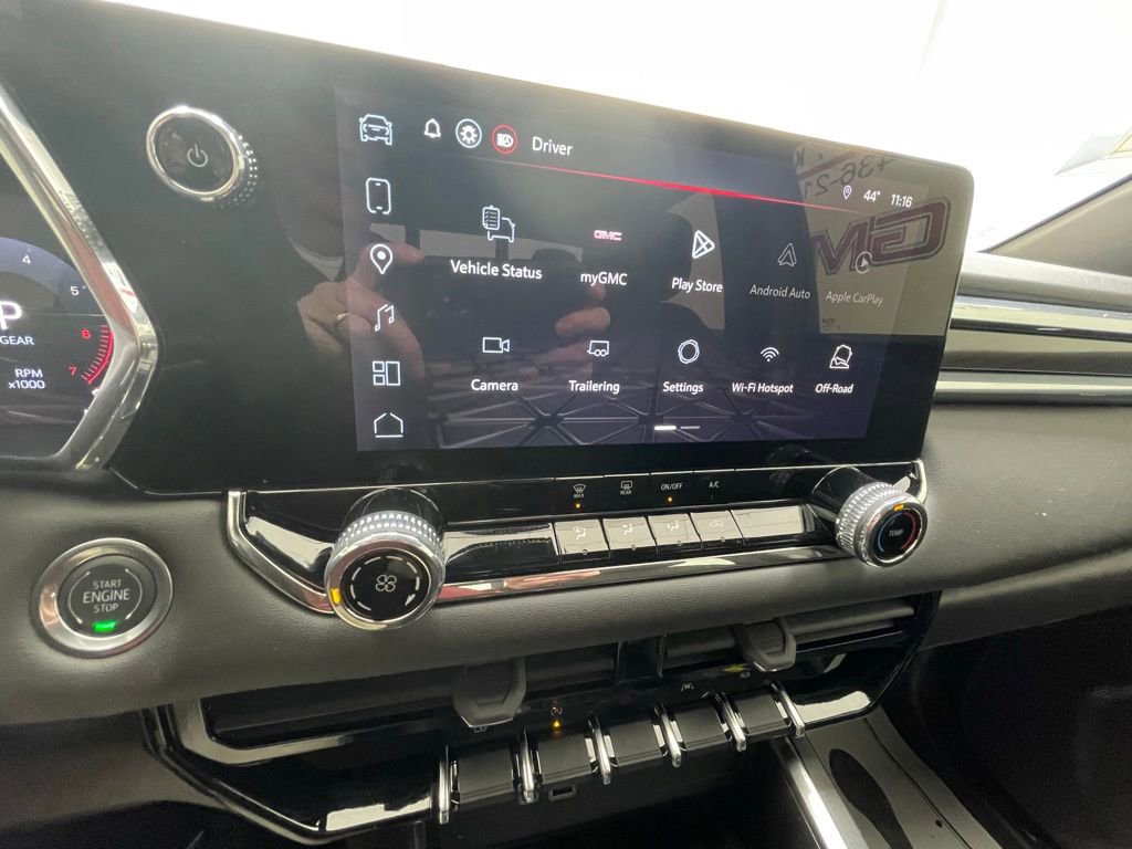 Used 2026 GMC Canyon Elevation image 17