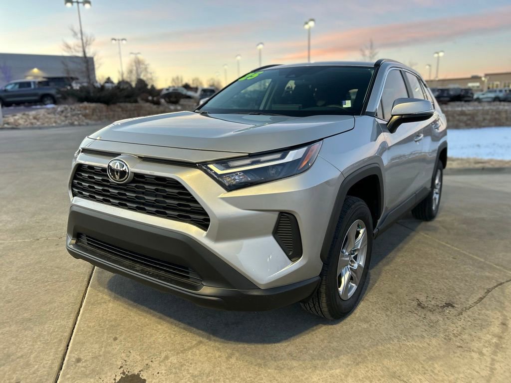 Used 2025 Toyota RAV4 XLE image 3