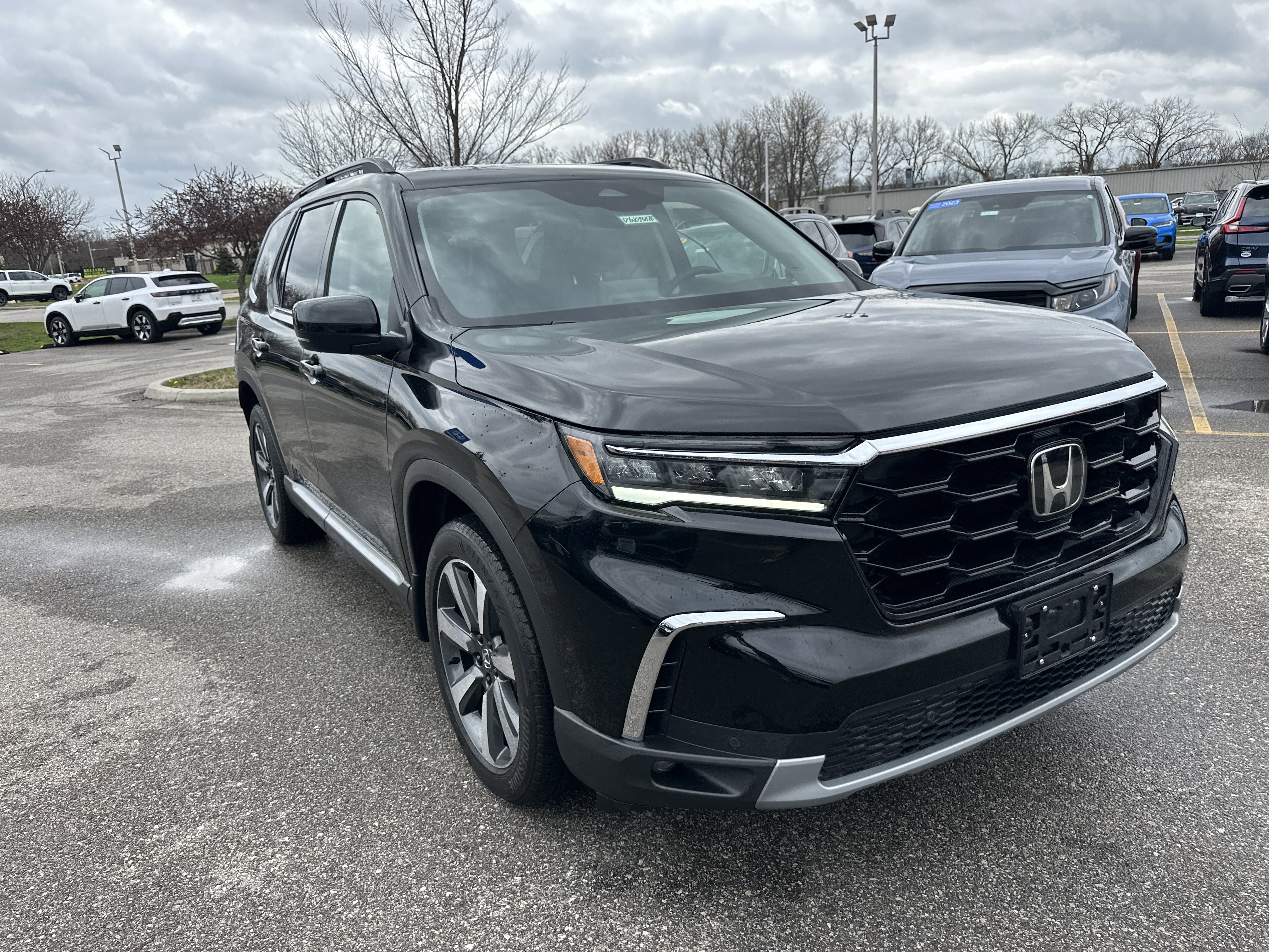 Certified 2023 Honda Pilot Touring image 2