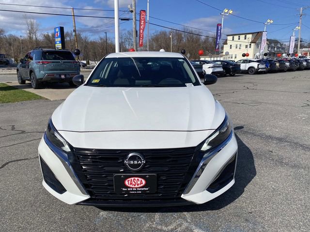 Used 2024 Nissan Altima 2.5 SV image 2