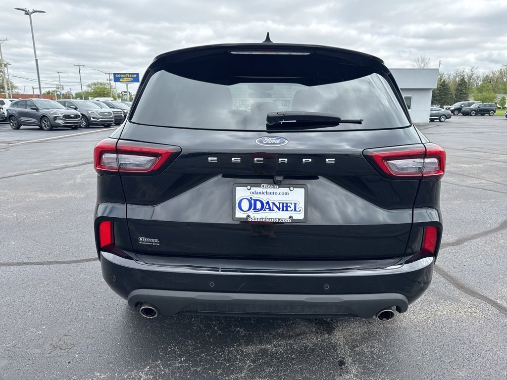 Used 2024 Ford Escape ST-Line w/ Tech Pack #1 FWD image 6