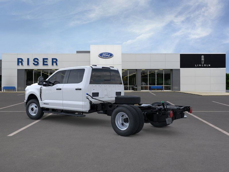 New 2026 Ford F350 4x4 Crew Cab DRW Super Duty image 4