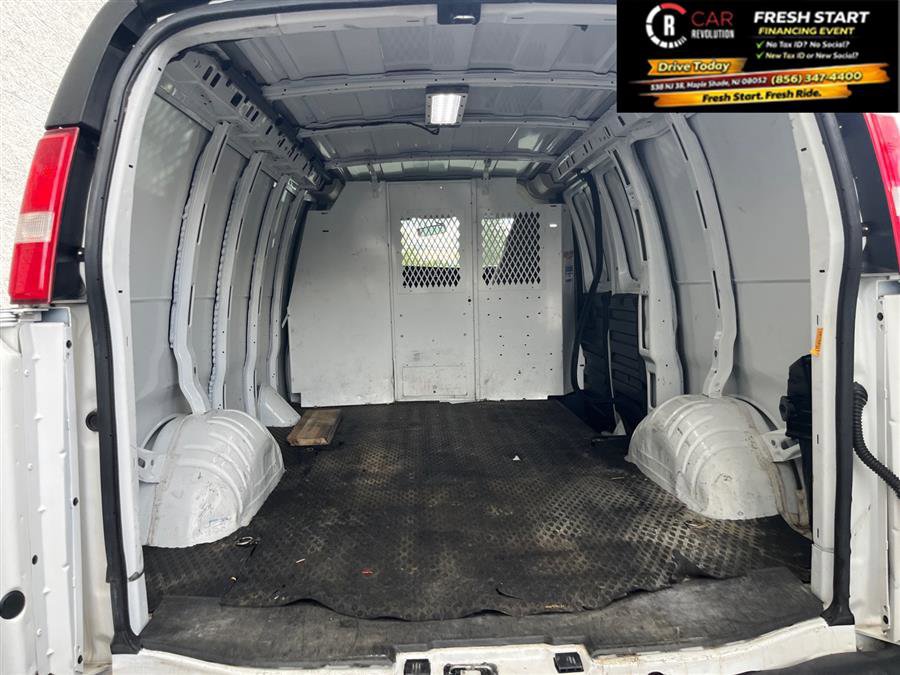 Used 2023 Chevrolet Express 3500 w/ Driver Convenience Package RWD image 5