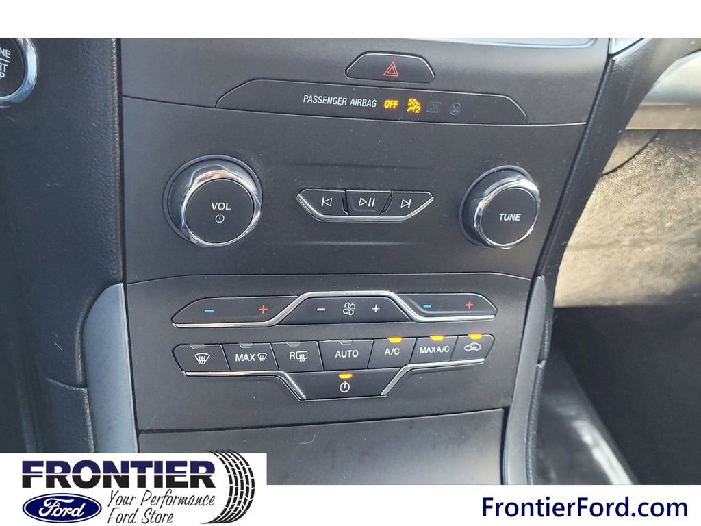 Used 2020 Ford Edge SE FWD image 12