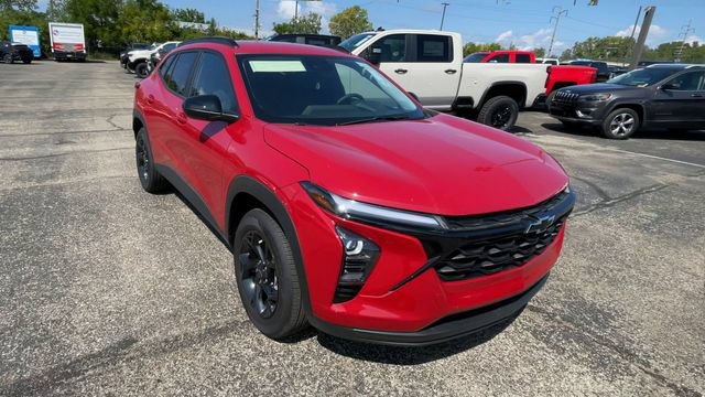 New 2026 Chevrolet Trax LT w/ Driver Confidence Package FWD image 4