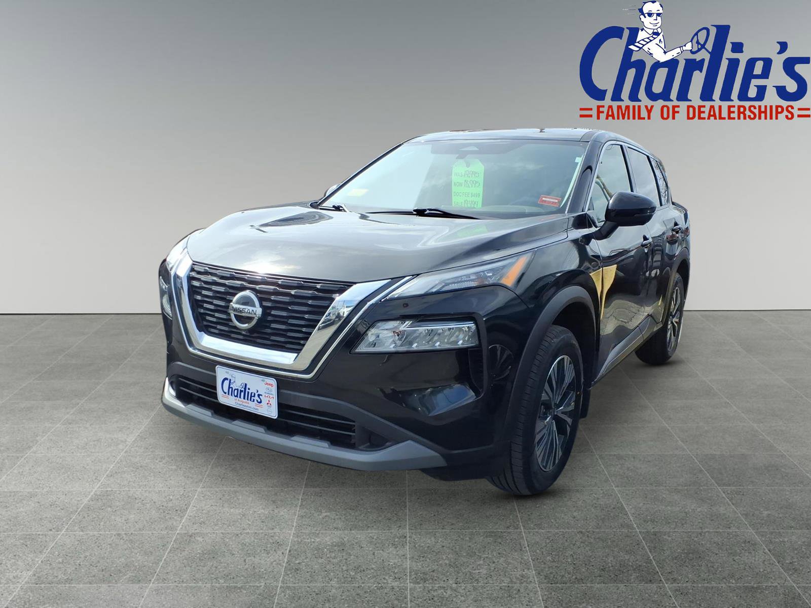 Used 2021 Nissan Rogue SV image 1