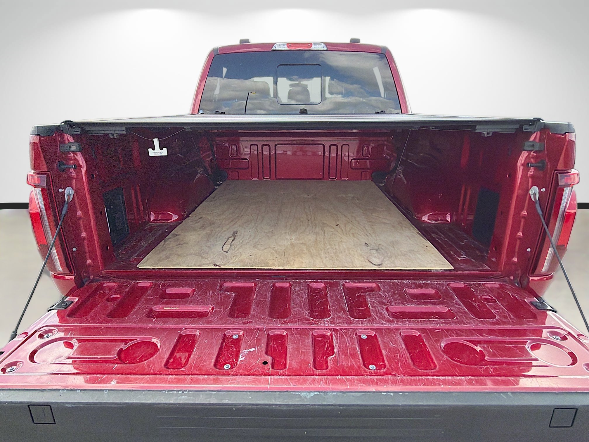 Used 2024 Ford F150 Lariat w/ Tow/Haul Package AWD/4WD image 8
