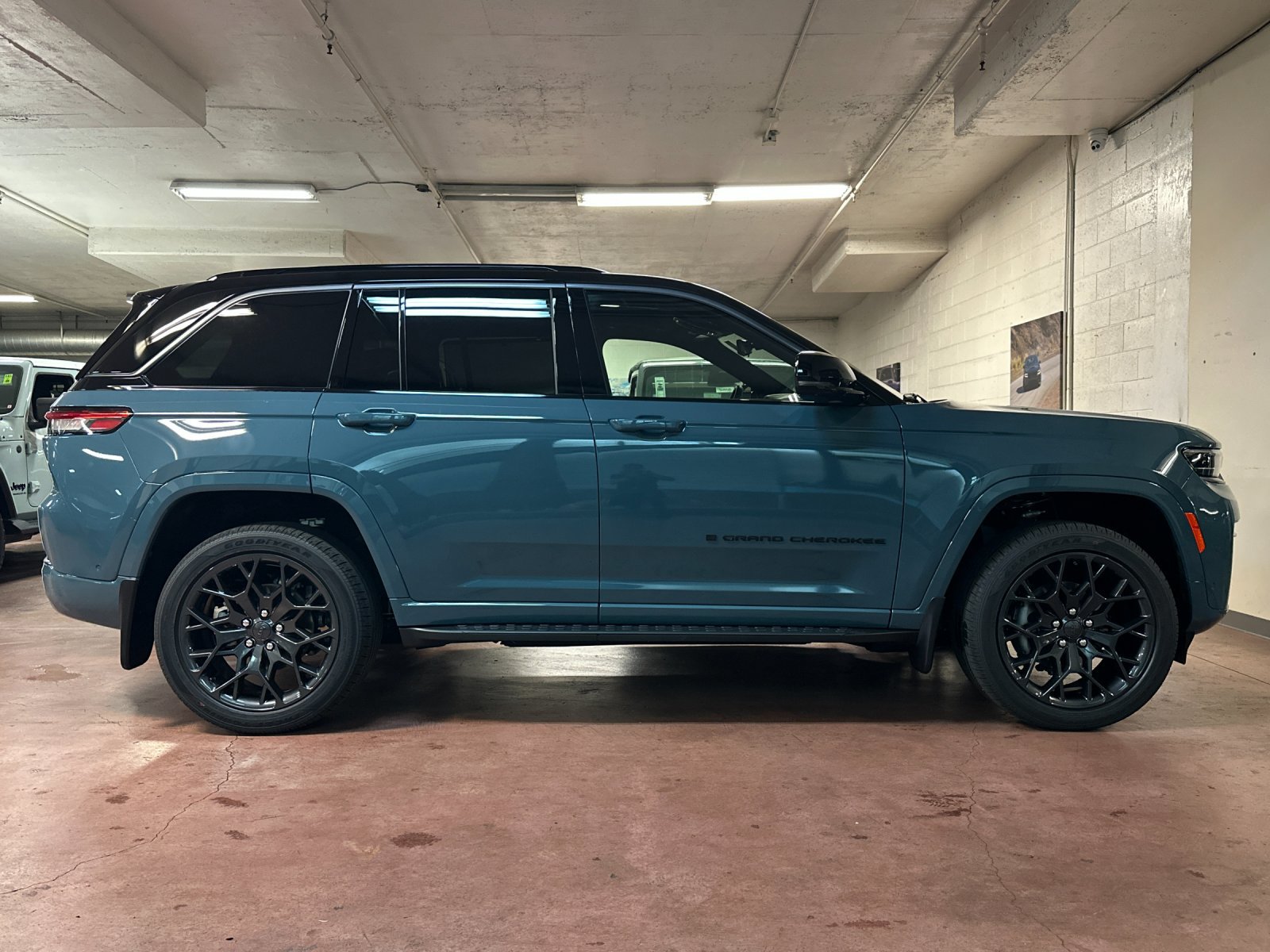 New 2026 Jeep Grand Cherokee Summit w/ Obsidian Package AWD/4WD image 6