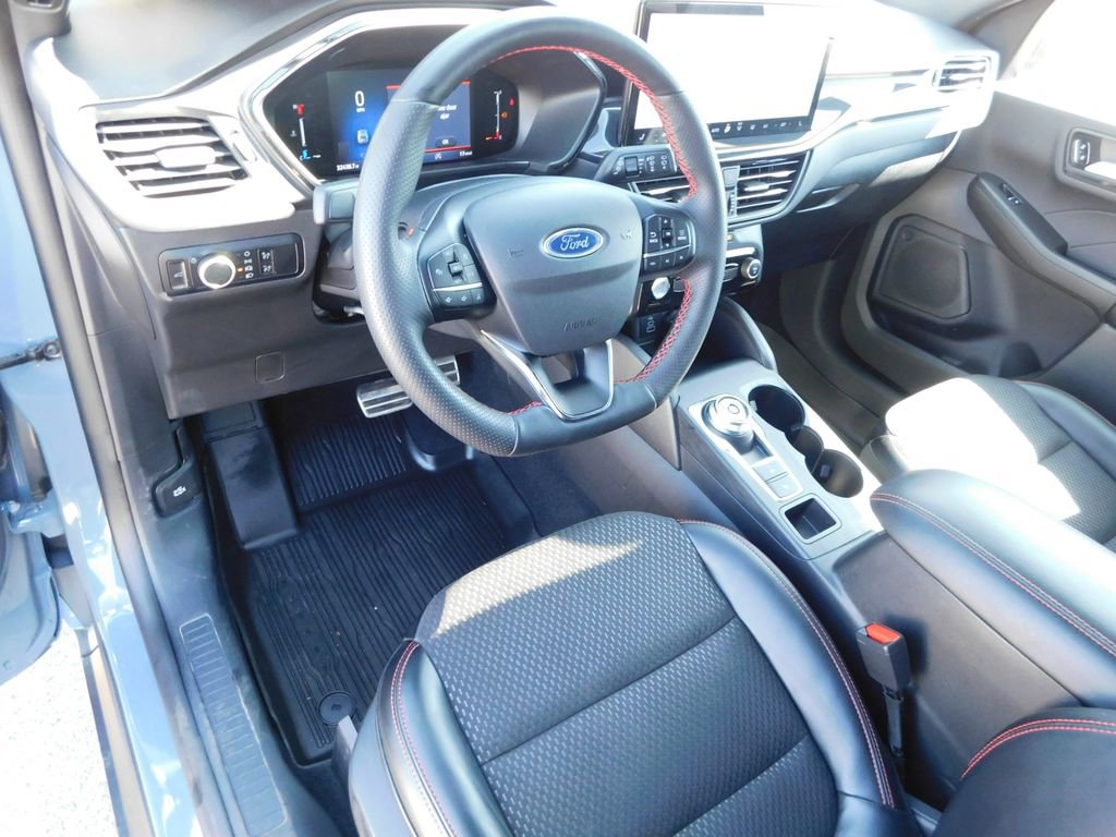 Used 2024 Ford Escape ST-Line w/ Tech Pack #1 AWD/4WD image 17