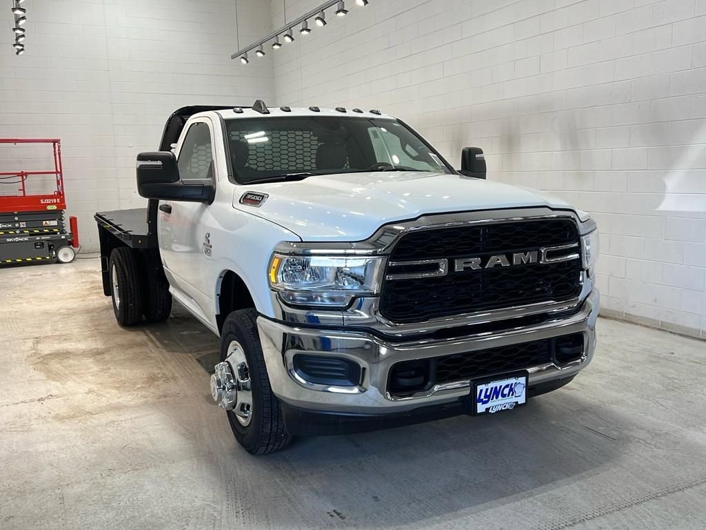 New 2024 RAM 3500 Tradesman image 31
