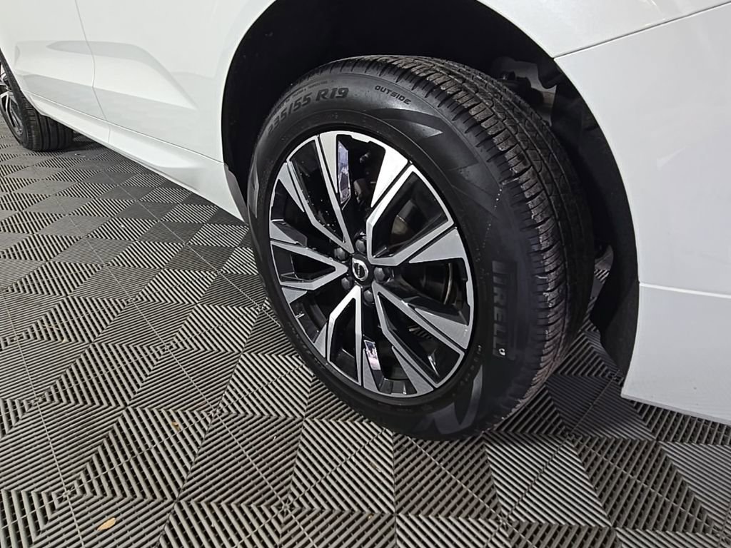 Certified 2023 Volvo XC60 B5 Plus w/ Protection Package Premier image 12