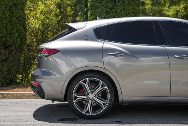 Used 2022 Maserati Levante GT AWD/4WD image 13