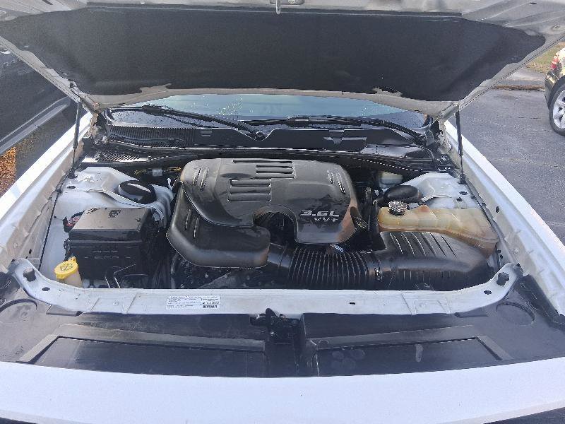 Used 2014 Dodge Challenger SXT RWD image 27