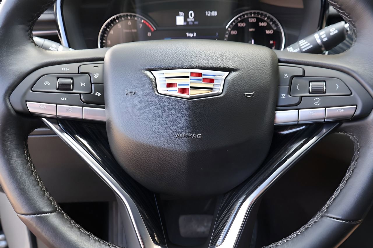 Used 2025 Cadillac XT6 Premium Luxury FWD image 23