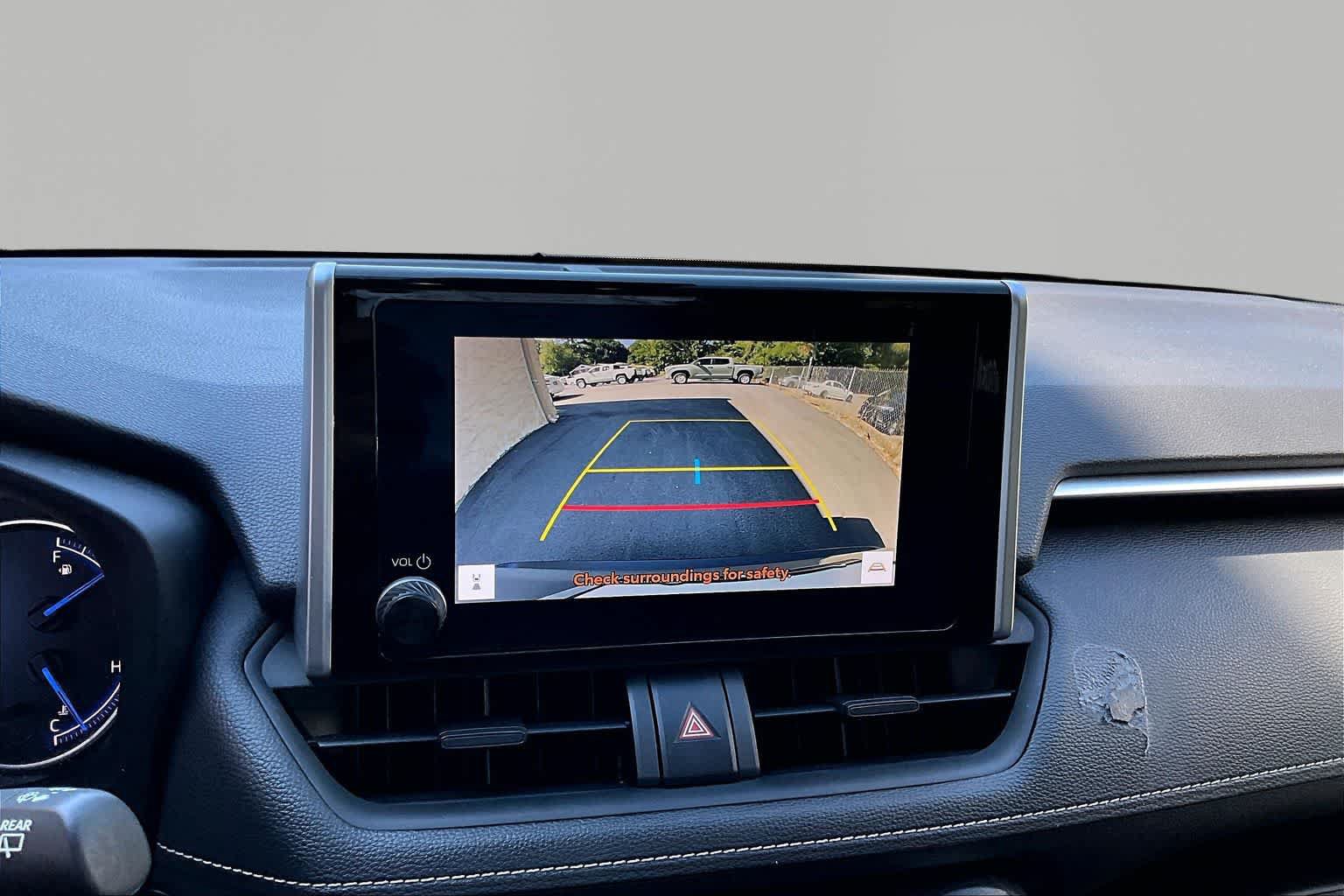 Certified 2023 Toyota RAV4 LE AWD/4WD image 27