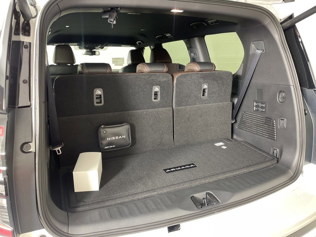 New 2026 Nissan Armada SL w/ Captain's Chari Seat Package image 38