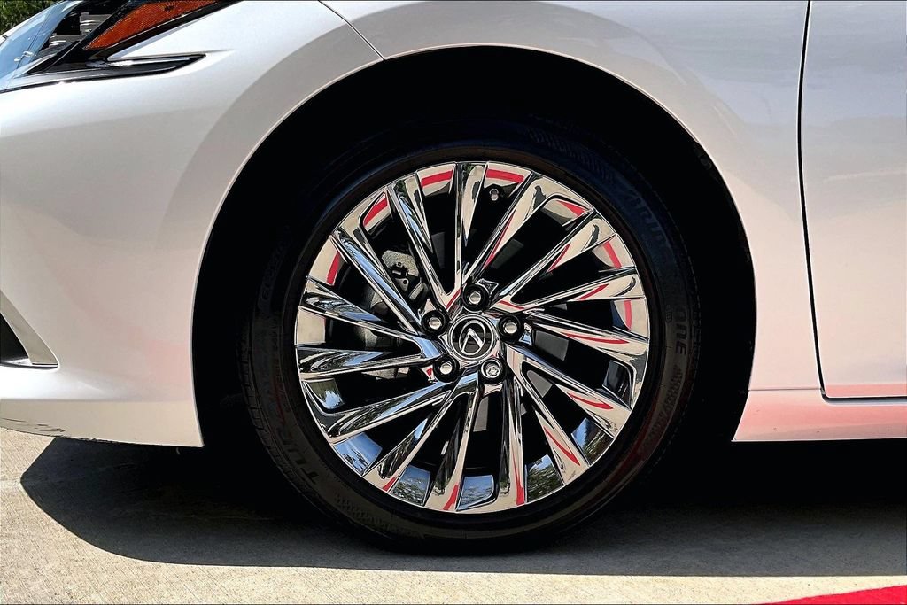 Used 2024 Lexus ES 350 Ultra Luxury w/ Accessory Package (Z2) FWD image 11
