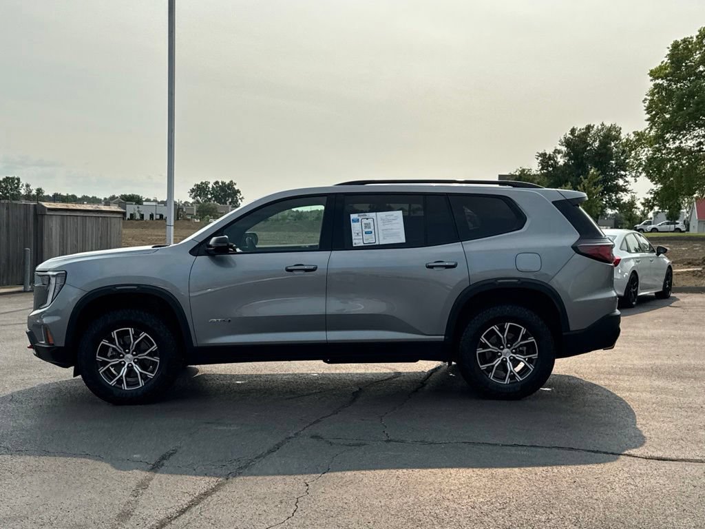 Used 2025 GMC Acadia AT4 AWD/4WD image 4