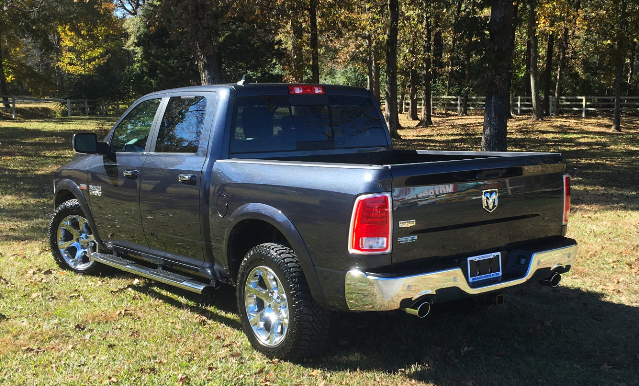 Used 2016 RAM 1500 Laramie w/ Convenience Group image 3