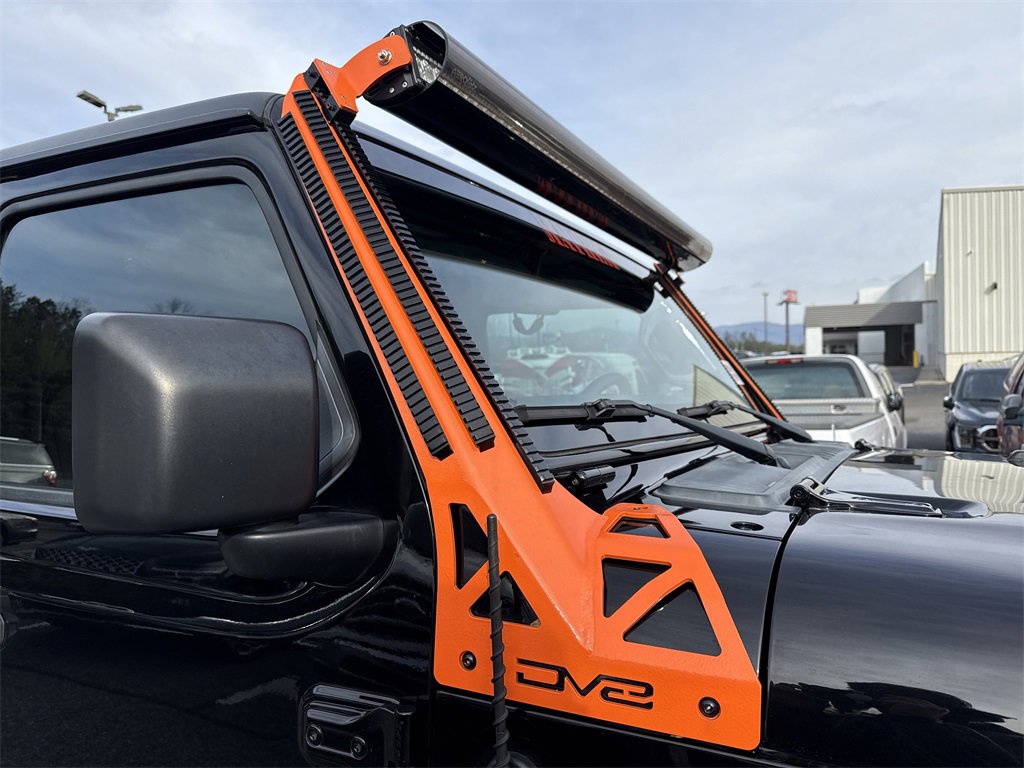 Used 2020 Jeep Gladiator Overland w/ Safety Group image 15