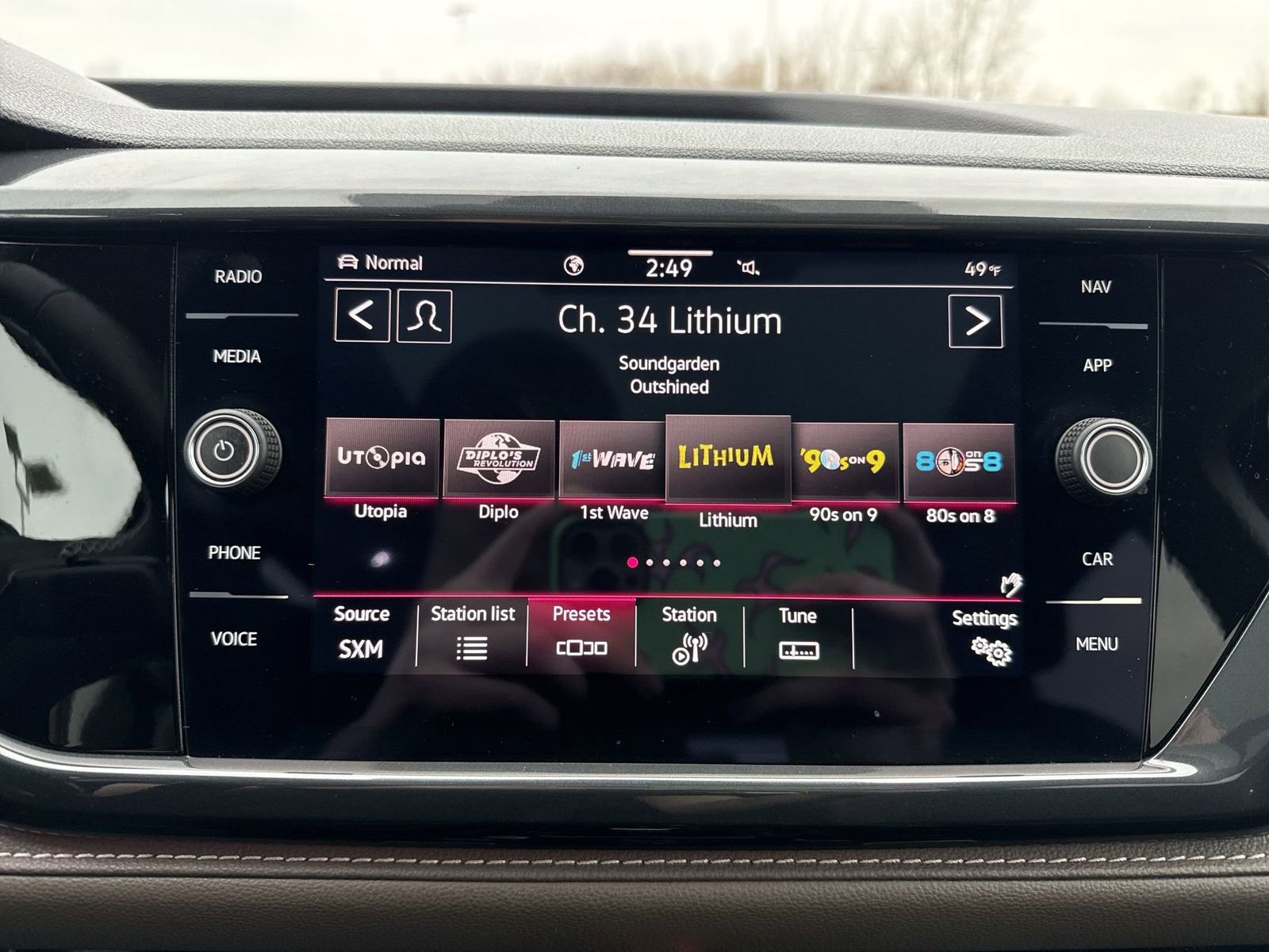 Used 2023 Volkswagen Taos SEL image 19