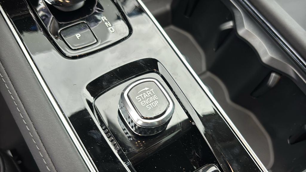 New 2026 Volvo XC90 B5 Core AWD/4WD image 15