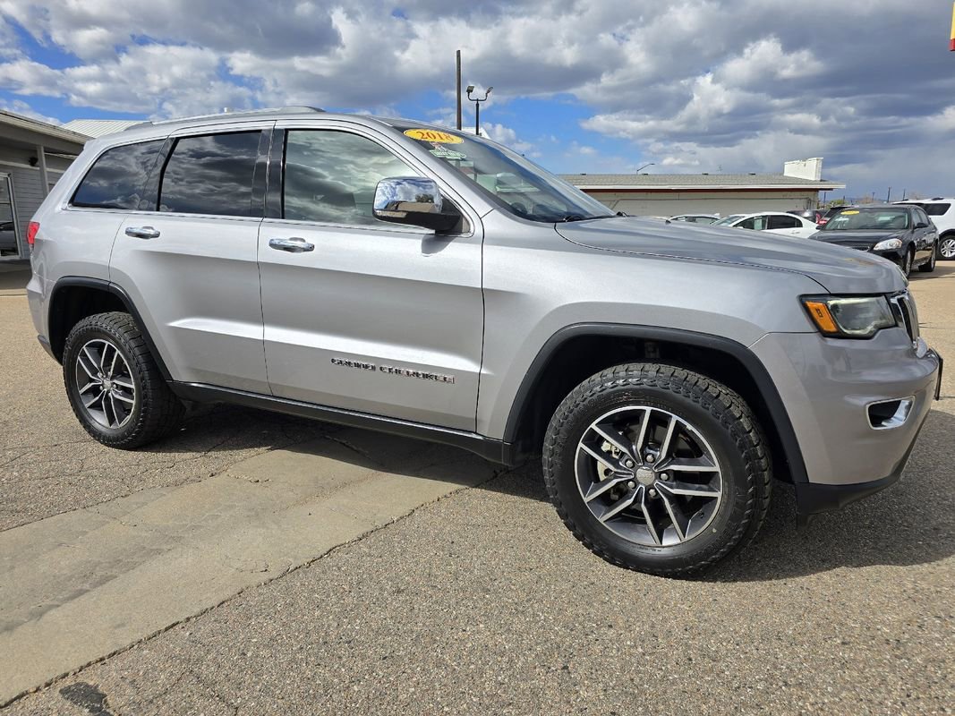 Used 2017 Jeep Grand Cherokee Limited w/ Luxury Group II image 2