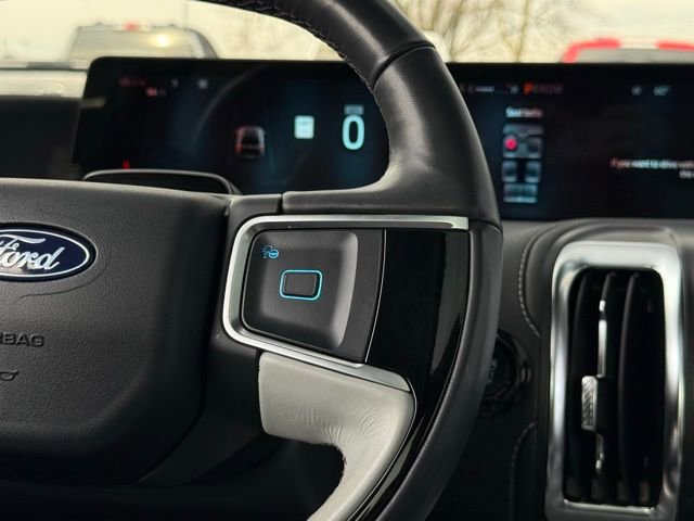 Certified 2025 Ford Expedition Platinum image 12