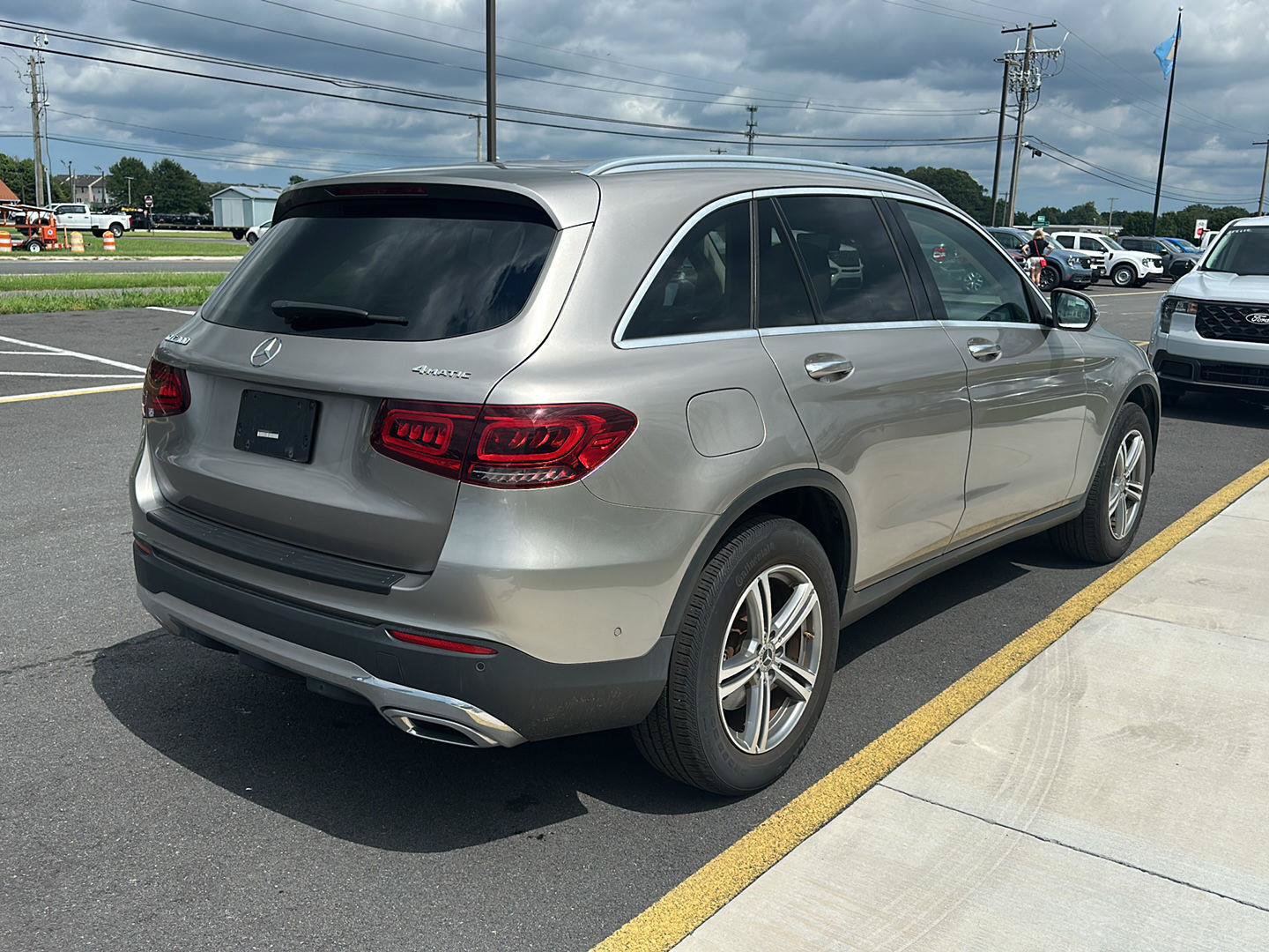 Used 2021 Mercedes-Benz GLC 300 4MATIC image 5