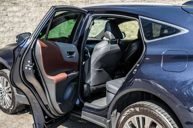 Certified 2022 Toyota Venza XLE image 20