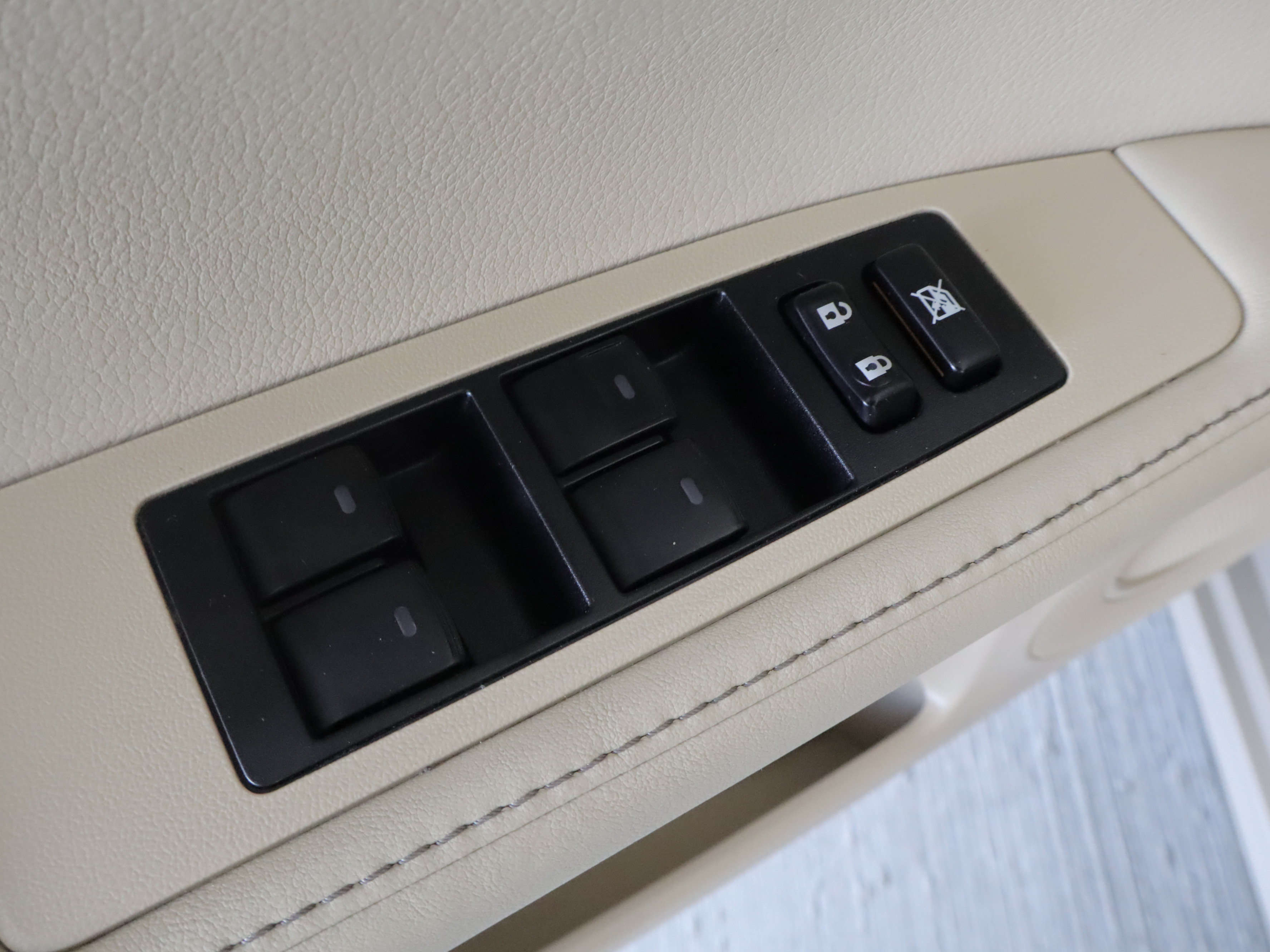 Used 2013 Lexus ES 350 w/ Luxury Pkg FWD image 12