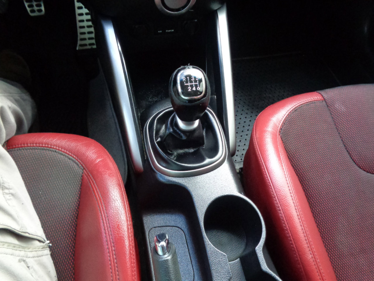Used 2012 Hyundai Veloster Base w/ Style Pkg image 21