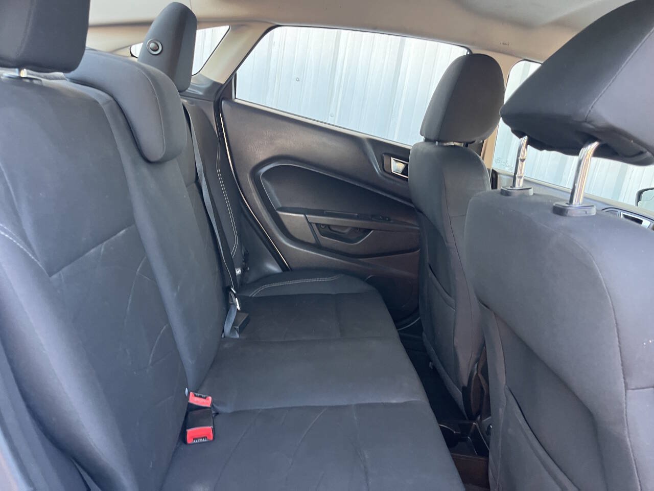 Used 2015 Ford Fiesta SE FWD image 16