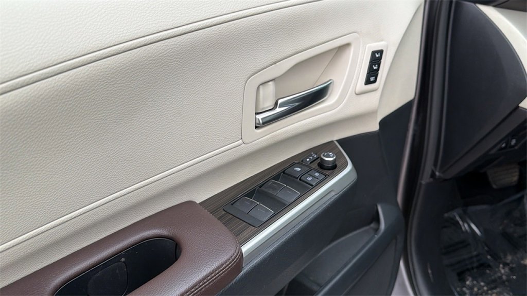 Used 2021 Toyota Sienna Platinum image 15